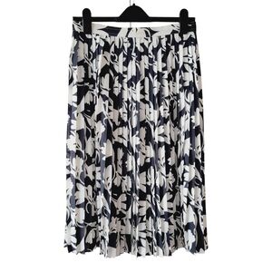 J. Crew 365 Navy Floral Pleated Skirt